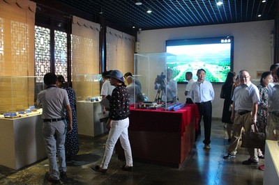 市博物馆举办民间文房器物展